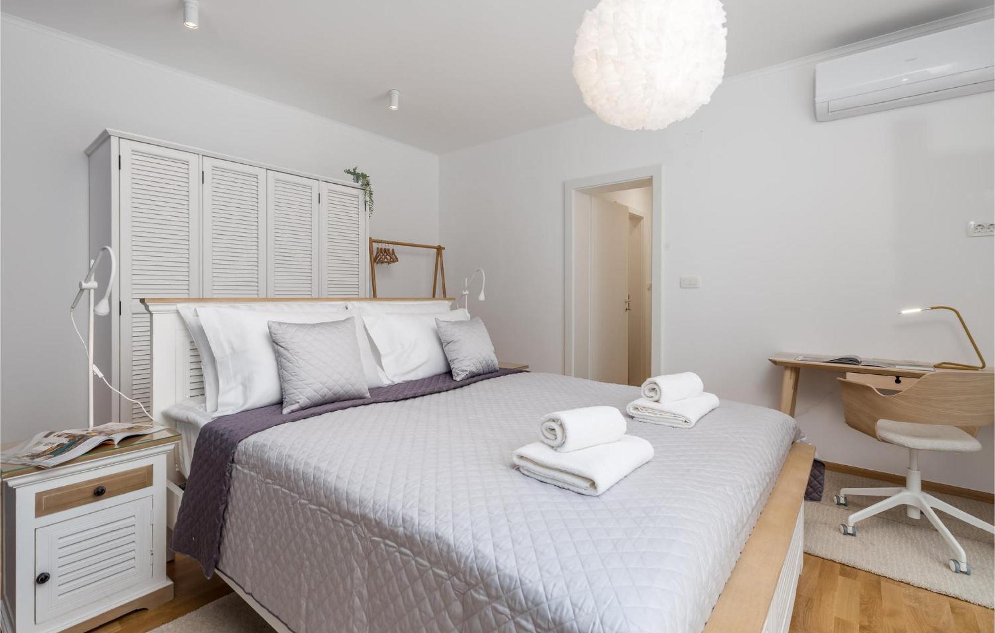 Amazing Apartment In Mali Losinj With Wifi Exteriér fotografie